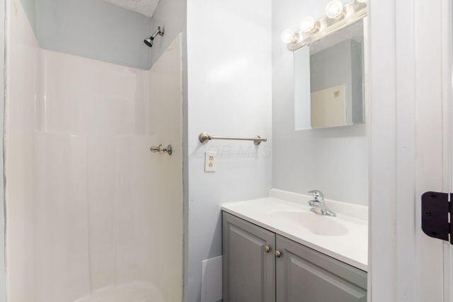 1380 Stanwix Court, Columbus, OH 43223