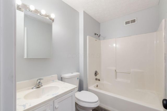 1380 Stanwix Court, Columbus, OH 43223