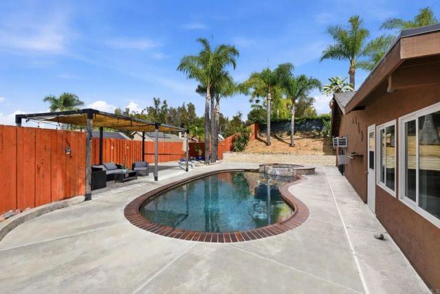12661 Ridgeton Drive, Lakeside, CA 92040