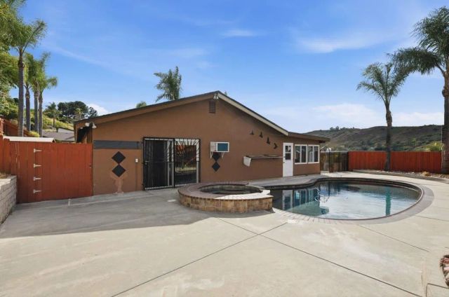 12661 Ridgeton Drive, Lakeside, CA 92040
