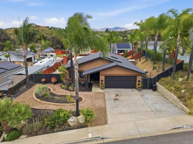 12661 Ridgeton Drive, Lakeside, CA 92040
