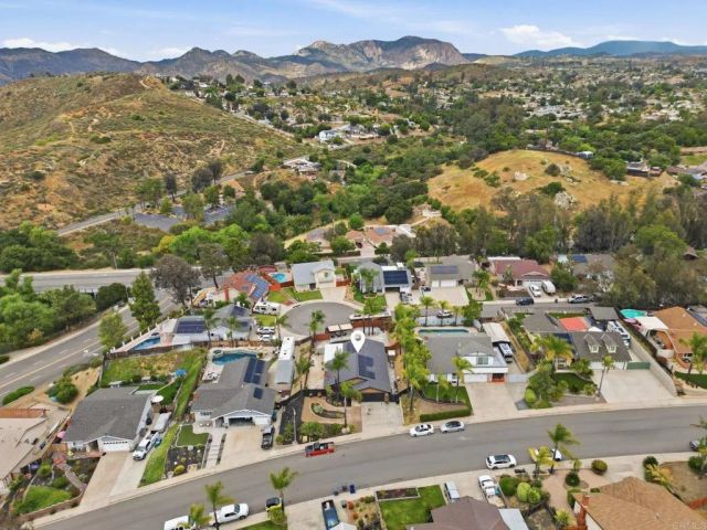 12661 Ridgeton Drive, Lakeside, CA 92040