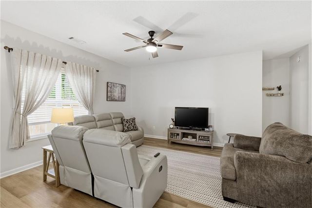 109 Brookview Court, Dallas, GA 30132