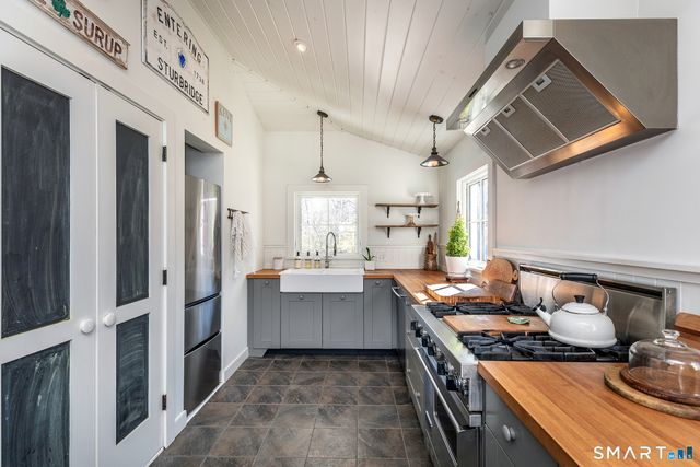 9 Old Paddock Lane, Kent, CT 06757