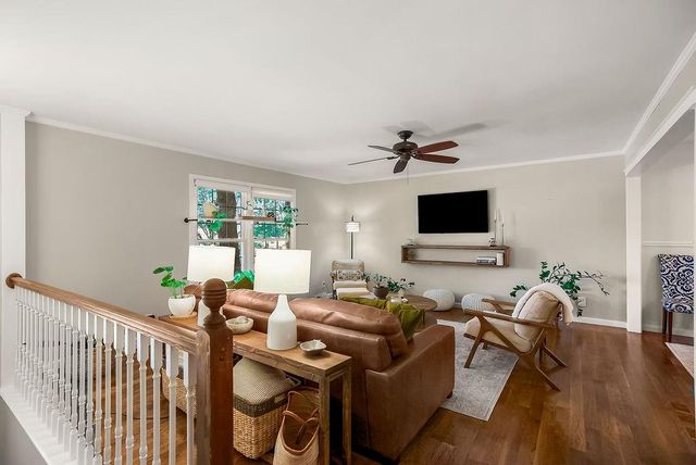 516 Oakbrook Drive, Lansing, KS 66043