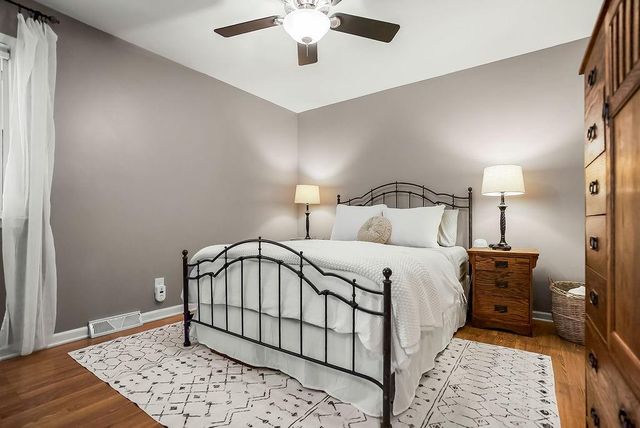 516 Oakbrook Drive, Lansing, KS 66043