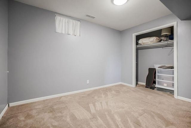 516 Oakbrook Drive, Lansing, KS 66043