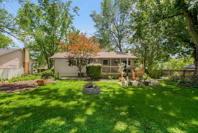 516 Oakbrook Drive, Lansing, KS 66043