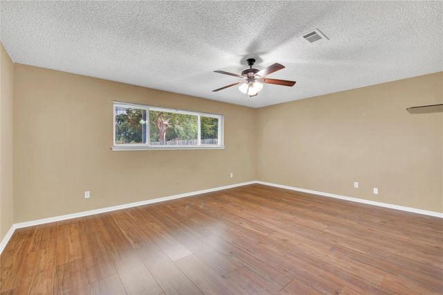 605 S Heather Lane, Friendswood, TX 77546