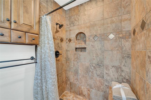 605 S Heather Lane, Friendswood, TX 77546