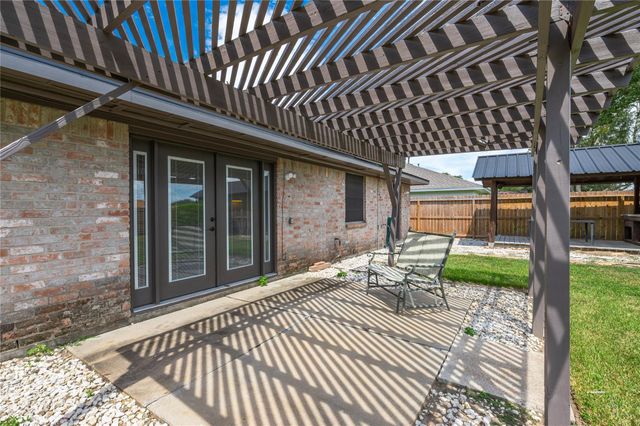 605 S Heather Lane, Friendswood, TX 77546