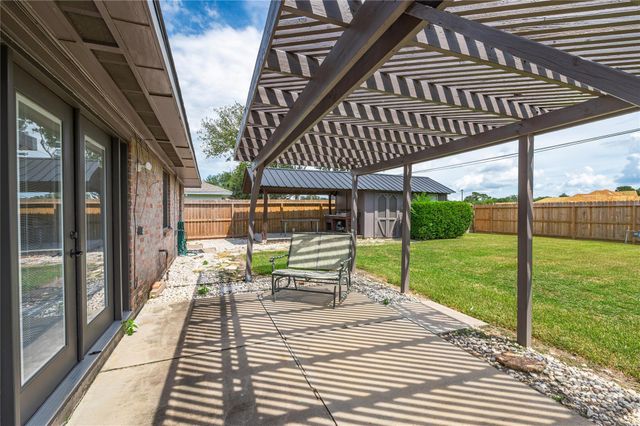 605 S Heather Lane, Friendswood, TX 77546