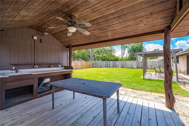 605 S Heather Lane, Friendswood, TX 77546