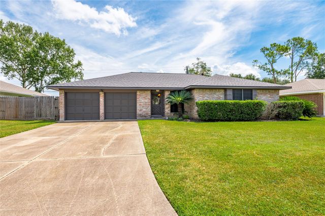 605 S Heather Lane, Friendswood, TX 77546