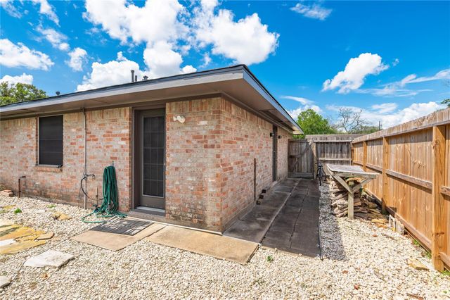605 S Heather Lane, Friendswood, TX 77546
