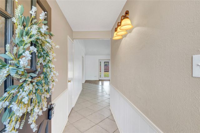 605 S Heather Lane, Friendswood, TX 77546