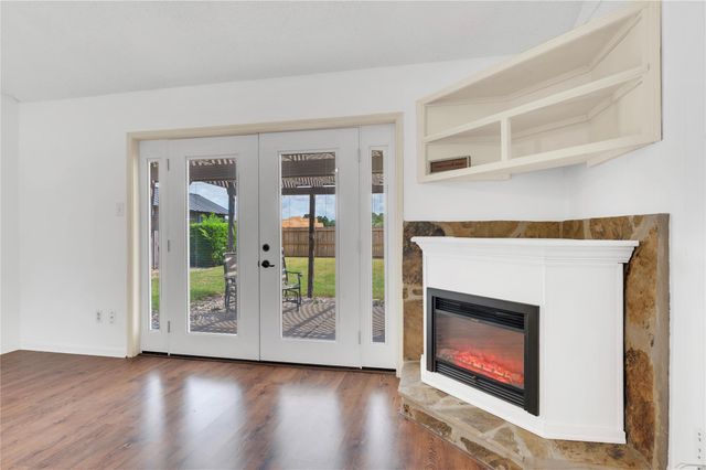 605 S Heather Lane, Friendswood, TX 77546