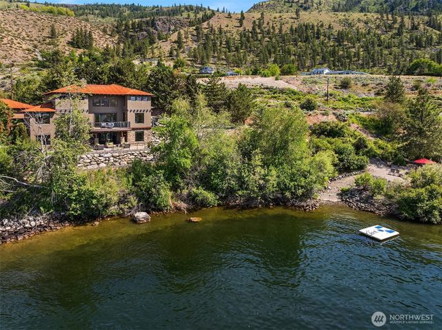 23195 Columbia Pointe Lane, Orondo, WA 98843