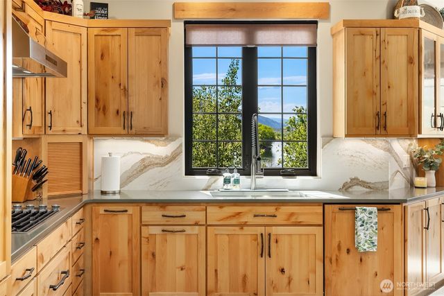 23195 Columbia Pointe Lane, Orondo, WA 98843