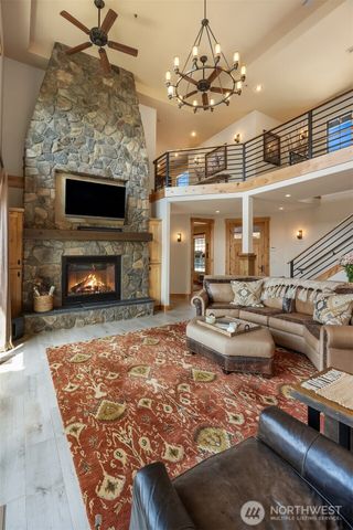 23195 Columbia Pointe Lane, Orondo, WA 98843