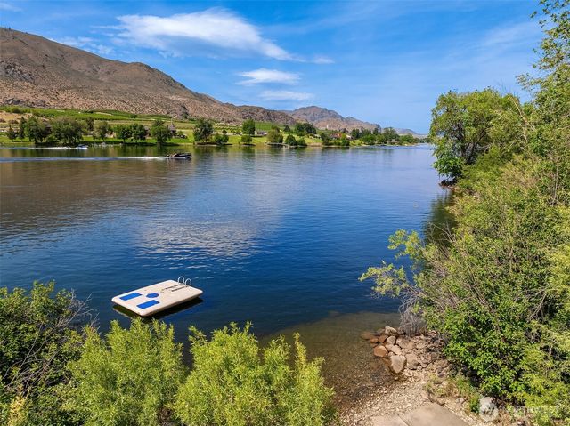 23195 Columbia Pointe Lane, Orondo, WA 98843