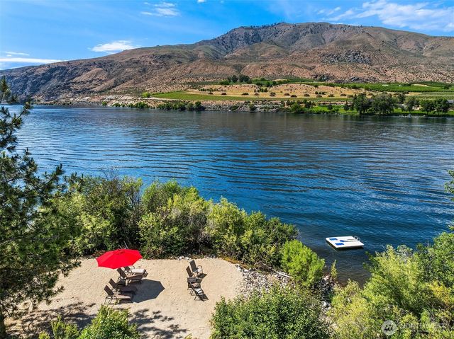 23195 Columbia Pointe Lane, Orondo, WA 98843