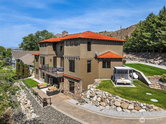 23195 Columbia Pointe Lane, Orondo, WA 98843