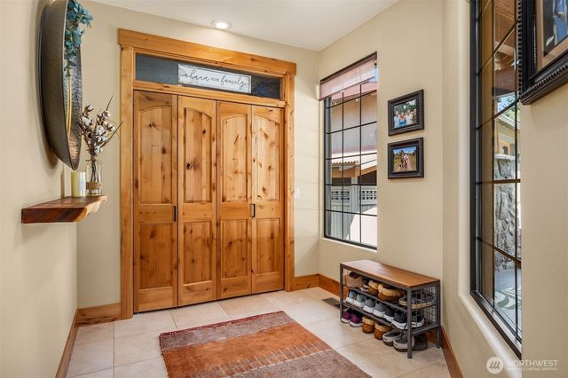 23195 Columbia Pointe Lane, Orondo, WA 98843