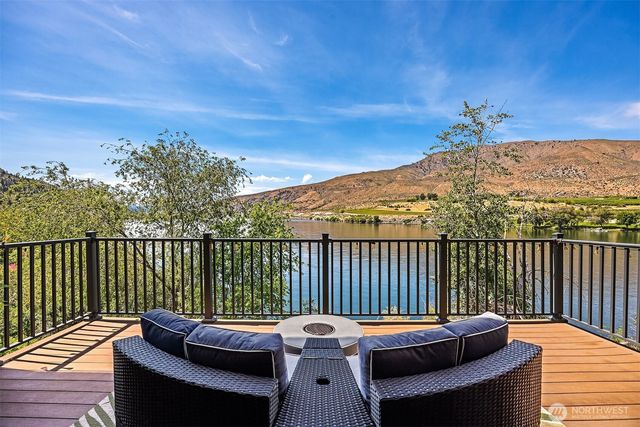 23195 Columbia Pointe Lane, Orondo, WA 98843