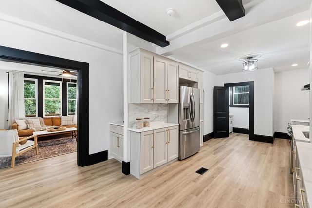 1016 Valley Lane, Cincinnati, OH 45229