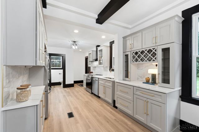 1016 Valley Lane, Cincinnati, OH 45229