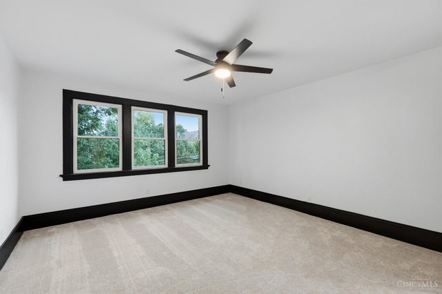 1016 Valley Lane, Cincinnati, OH 45229