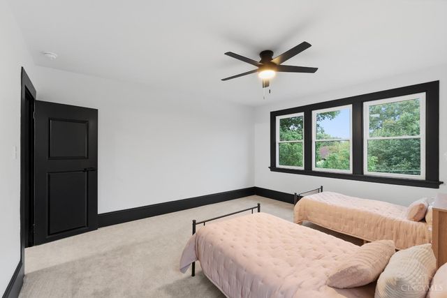 1016 Valley Lane, Cincinnati, OH 45229