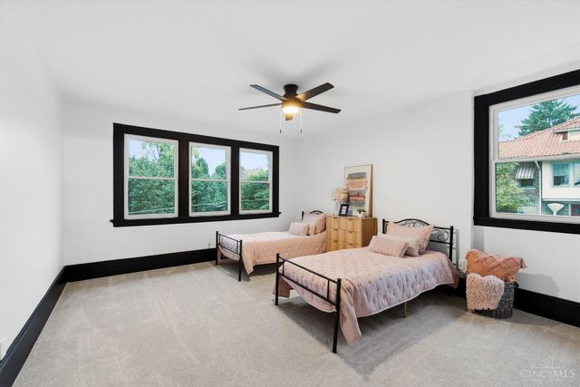 1016 Valley Lane, Cincinnati, OH 45229