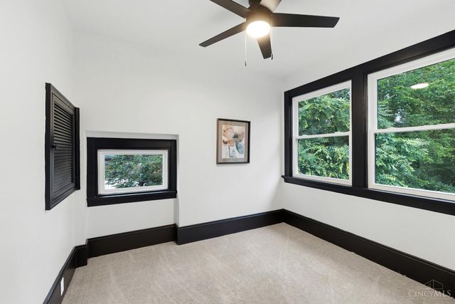 1016 Valley Lane, Cincinnati, OH 45229
