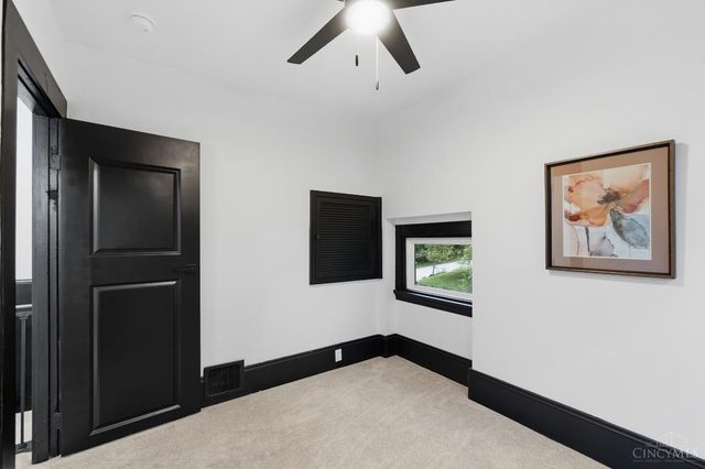 1016 Valley Lane, Cincinnati, OH 45229