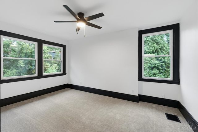 1016 Valley Lane, Cincinnati, OH 45229