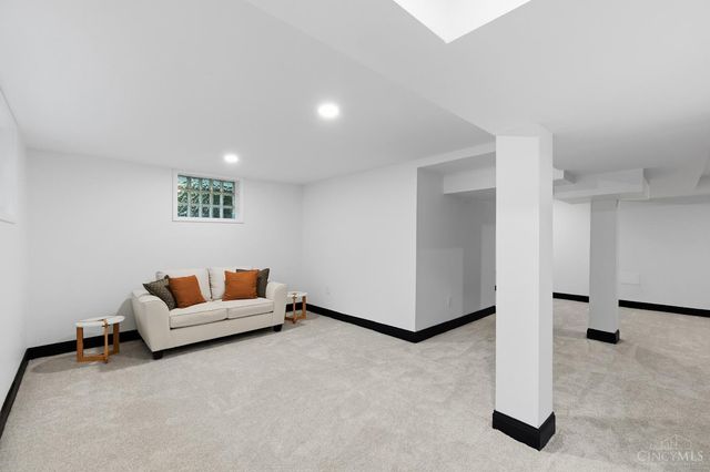 1016 Valley Lane, Cincinnati, OH 45229