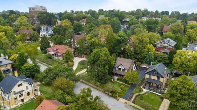 1016 Valley Lane, Cincinnati, OH 45229