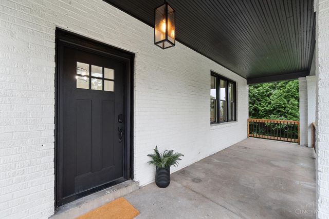 1016 Valley Lane, Cincinnati, OH 45229