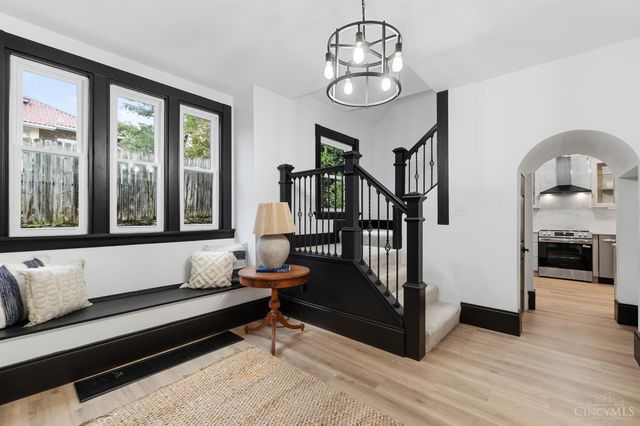 1016 Valley Lane, Cincinnati, OH 45229