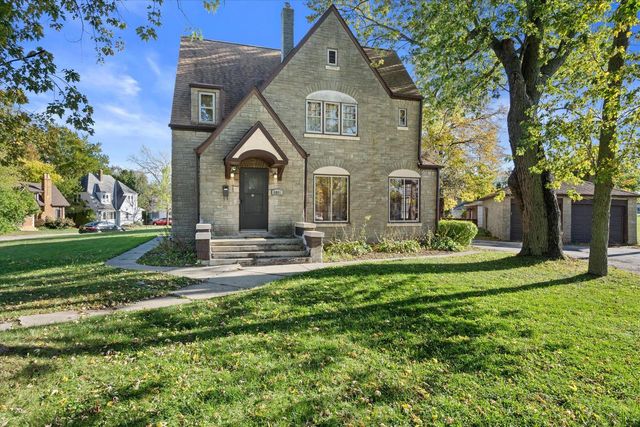 5601 W Forest Home AVENUE, Greenfield, WI 53220