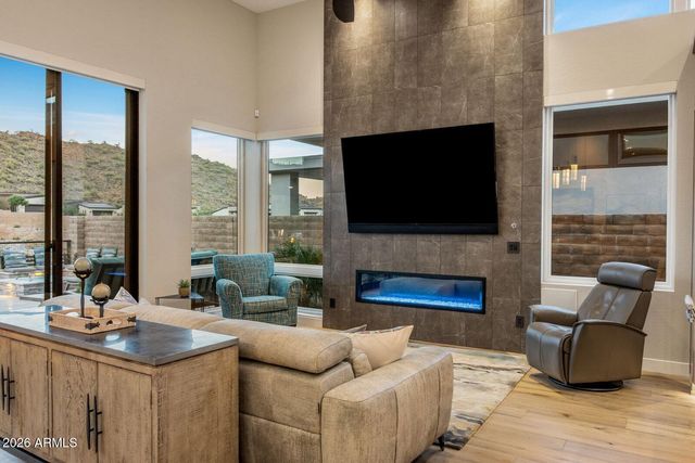 14166 E HIGHLAND Avenue, Fountain Hills, AZ 85268