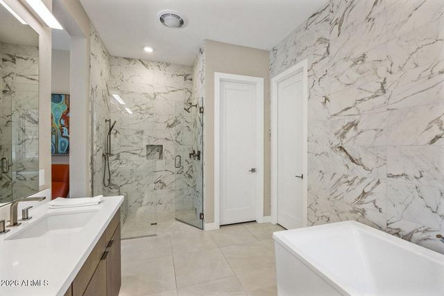 14166 E HIGHLAND Avenue, Fountain Hills, AZ 85268