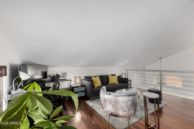 4043 E MEADOW Drive, Phoenix, AZ 85032