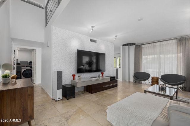 4043 E MEADOW Drive, Phoenix, AZ 85032