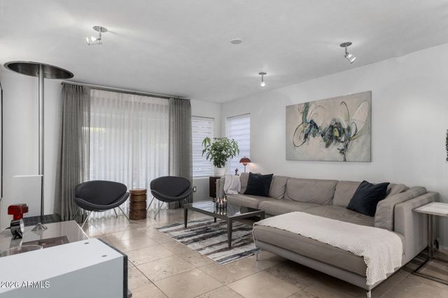 4043 E MEADOW Drive, Phoenix, AZ 85032