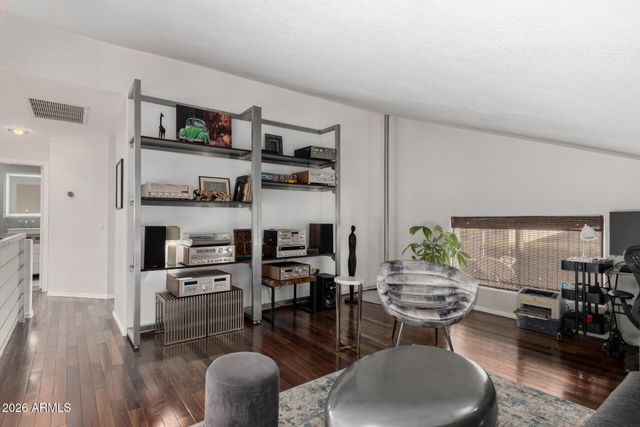 4043 E MEADOW Drive, Phoenix, AZ 85032