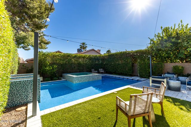 4043 E MEADOW Drive, Phoenix, AZ 85032