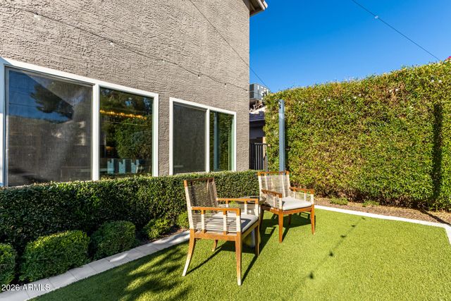 4043 E MEADOW Drive, Phoenix, AZ 85032